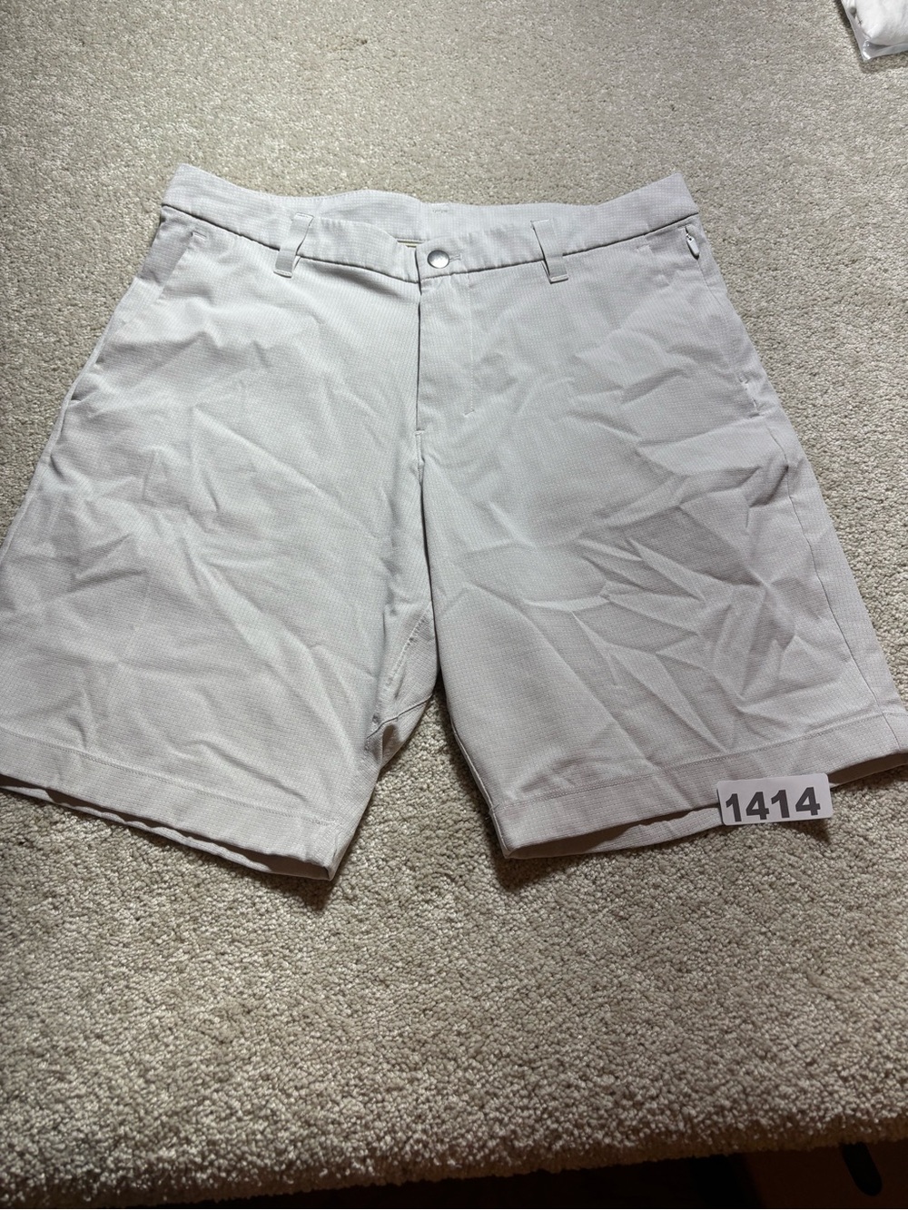 Lululemon men’s shorts‎ khaki sz 32
